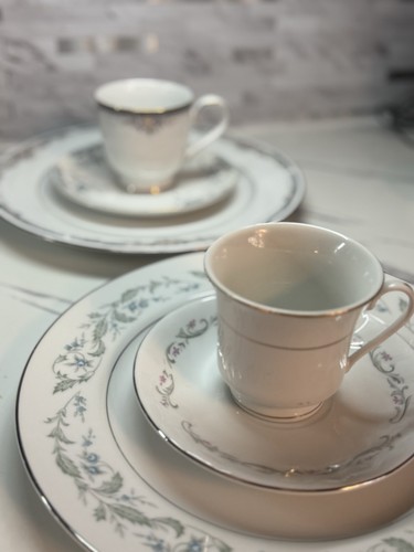 Vintage mismatched china place - mismatched,