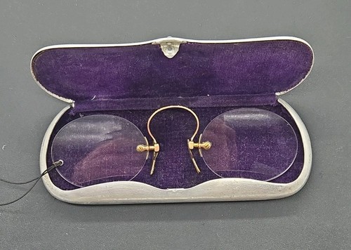 Pince nez spectacles - spectacles, glasses
