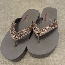 Skechers Yoga Foam Womens Flip