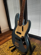 * GORGEOUS * Fender Jazz Bass * USA Vintage 62 Reissue * Lake Placid Blue * 00s*