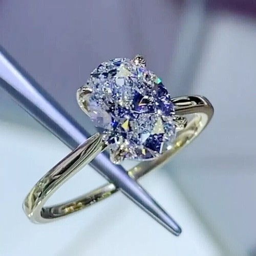 Oval cut moissanite - 1.97,