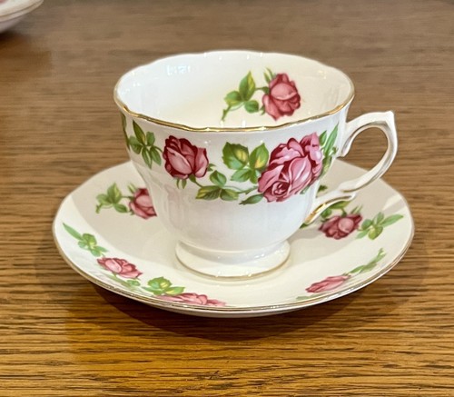 Beautiful vintage royal - beautiful, vale