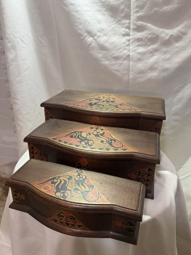 Unique nest boxes - of,