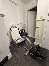 Playseat Evolution + Logitech