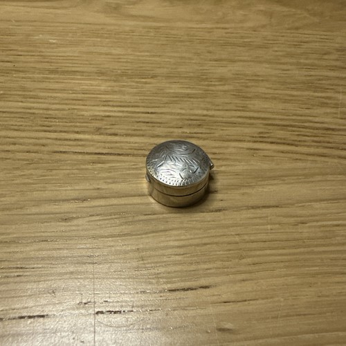 Small vintage silver pill pot - small,