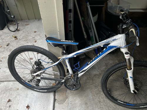 Giant revel mountain - mountain, bike