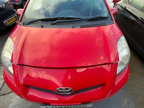 Toyota yaris bonnet 3p0 - yaris,,
