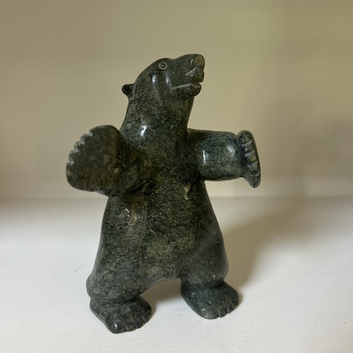 Inch dancng bear inuit hand - 7,