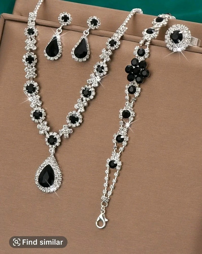 Emerald crystal jewellery - emerald,