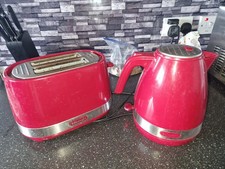 Delonghi Kettle And Toaster  Set Red