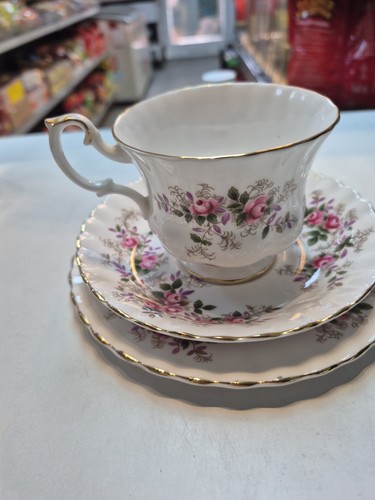 Royal albert bone china - albert,