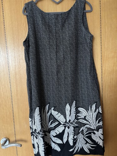 Next black white - white, woven