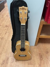 Freshman Ukulele UKASHC [HM]