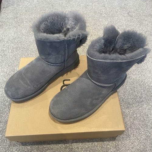 Ugg women boots size 5 - women’s,