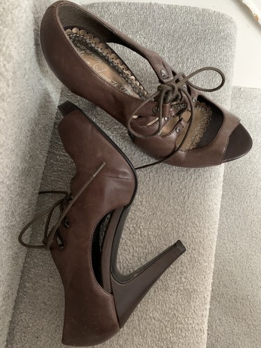Red herring brown vintage - red,