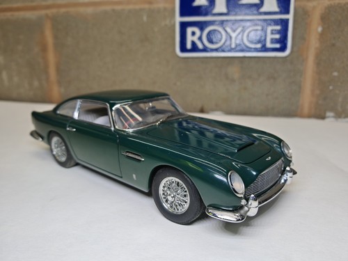 Aston martin db5 autoart - 1:18,