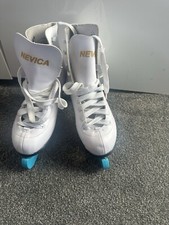 nevica ice skates