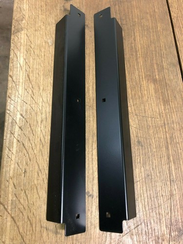 Rear door carpet retainer trim - rear,
