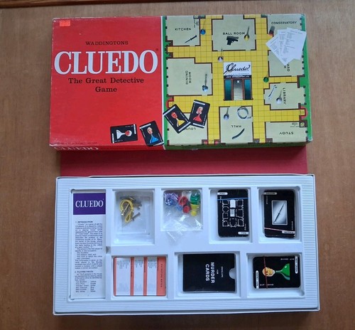 Complete vintage cluedo board - cluedo,