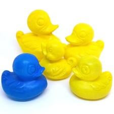 5 vintage bath toy ducks set like rubber ducks yellow blue possibly French rare