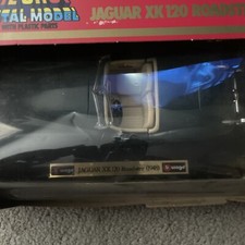 Bburago Jaguar XK120 Roadster 1948 Green