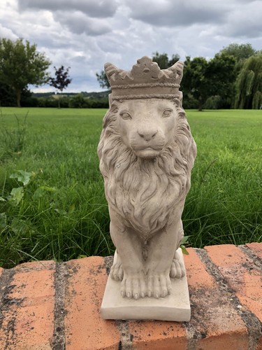 Medium crowned lion - crowned,