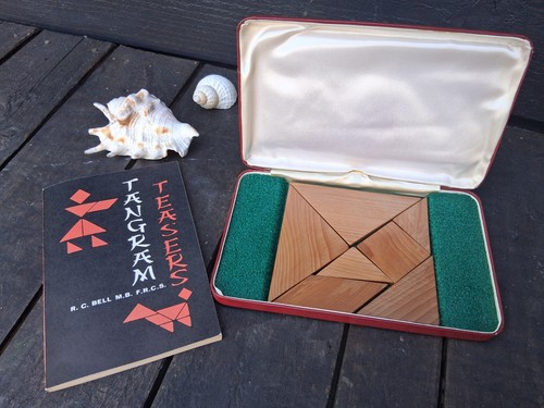 Vintage 1974 cased tangram - cased,
