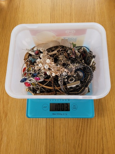Joblot 1kg bag mixed jewellery - joblot,