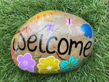 HAND PAINTED PEBBLE STONE WELCOME DECORATION FLOWERS BUTTERFLIES GARDEN GIFT🦋