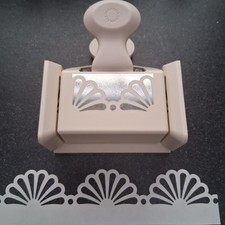 Martha Stewart Deep Edge Half Daisy Punch