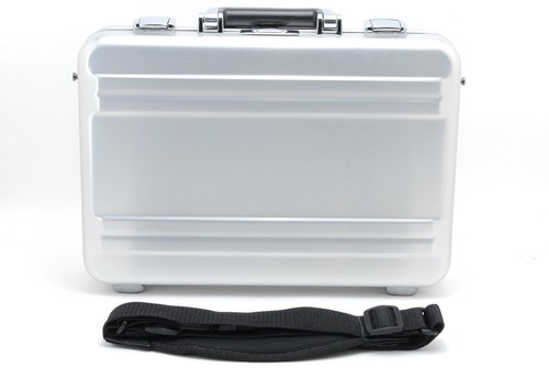 Near mint halliburton - *near,