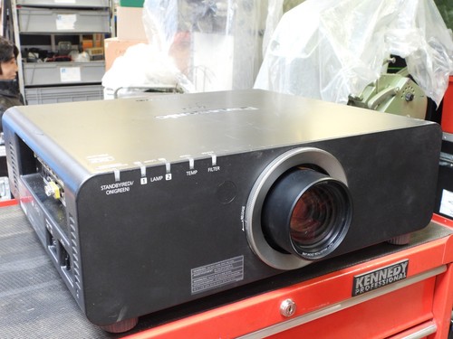 Panasonic dz6710 dlp video - panasonic, pt-dz6710