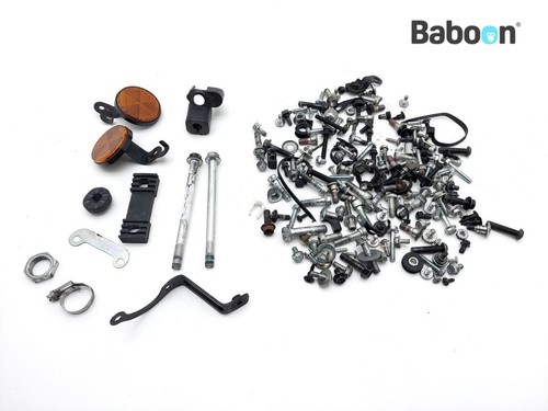 Bolts and nuts - suzuki, r