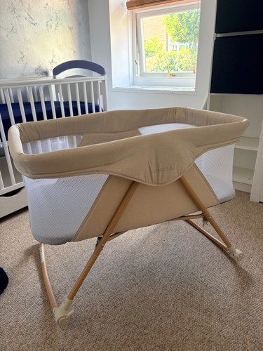 Puggle rocking folding bedside