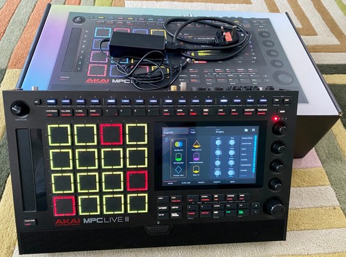Akai professional mpc live - professional,