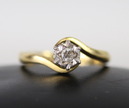18ct gold diamond solitaire - 18ct,