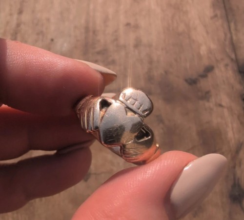 9ct gold vintage claddagh ring - gold,