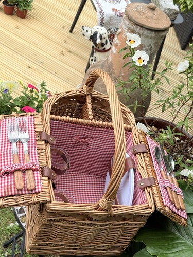 Vintage wicker picnic basket - wicker,