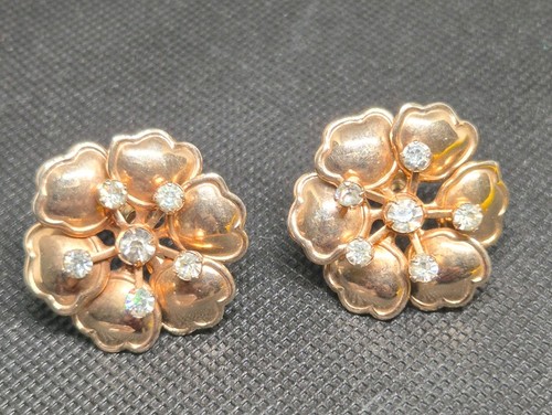 Vintage screw back gold toned - vintage,
