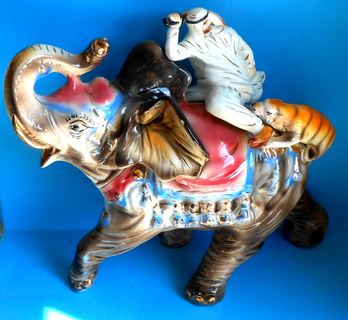 Huge porcelain figurine tiger - huge, figurine~tiger