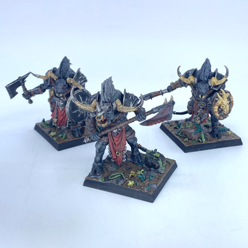Beastmen minotaur herd - beastmen,