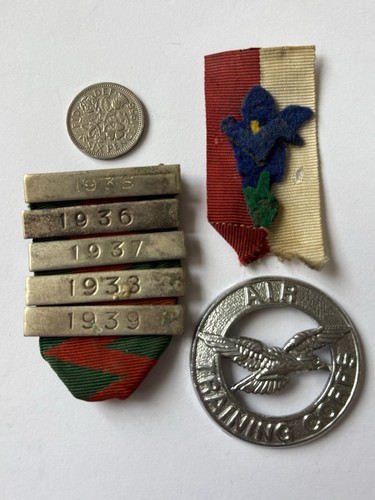 Various old badges etc - old, etc.