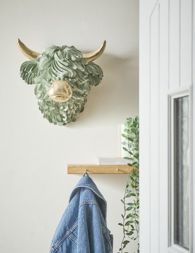 Next wall plaque - next,