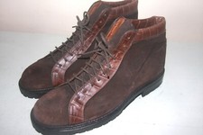 Italian made suede boots 9