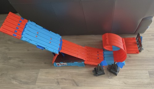 Hot wheels race crate track - wheels,
