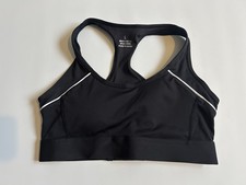 Women’s padded sports bra
