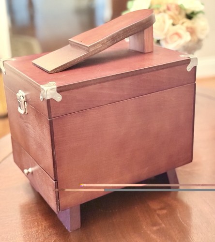 Vintage 8x7 wooden - 8x7.5”?wooden, shoe
