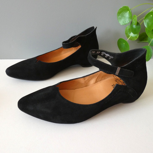 Think black nubuck leather - think!,