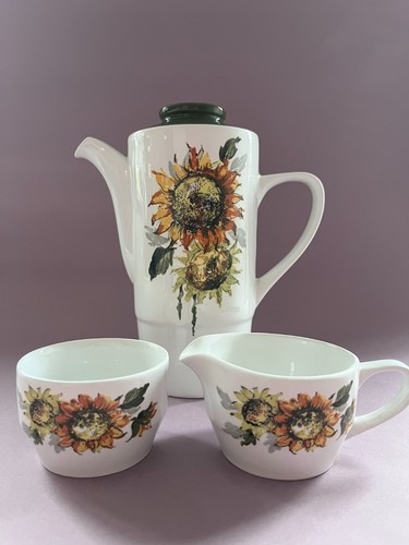Vtg 1970s hostess tableware - 1970s,