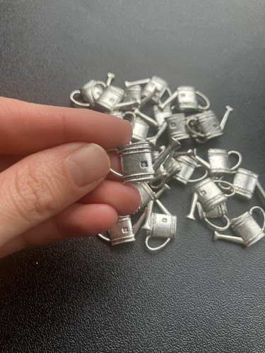 Silver tone metal - silver,
